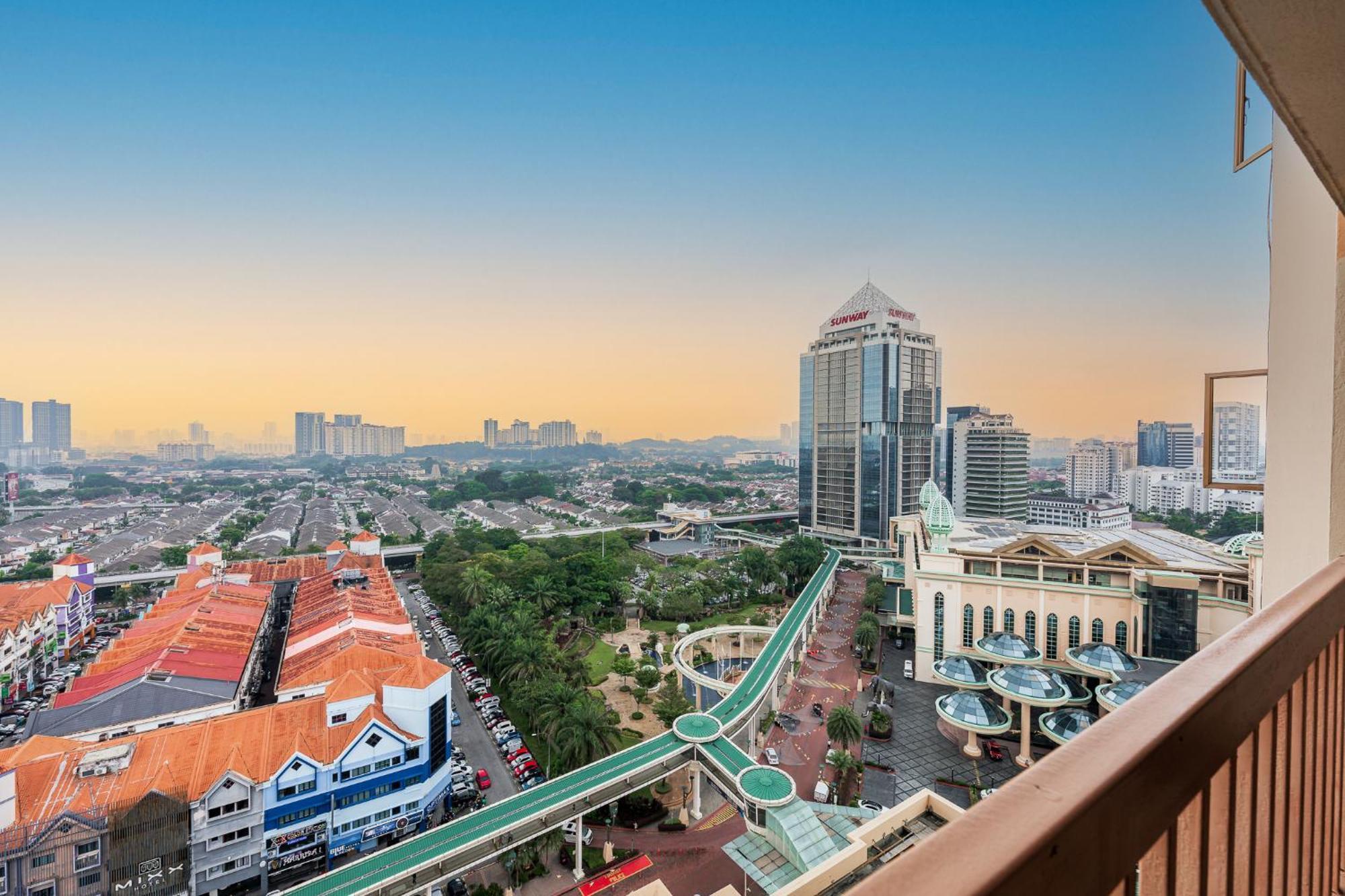 At Pyramid Tower By Gl Staycation Petaling Jaya